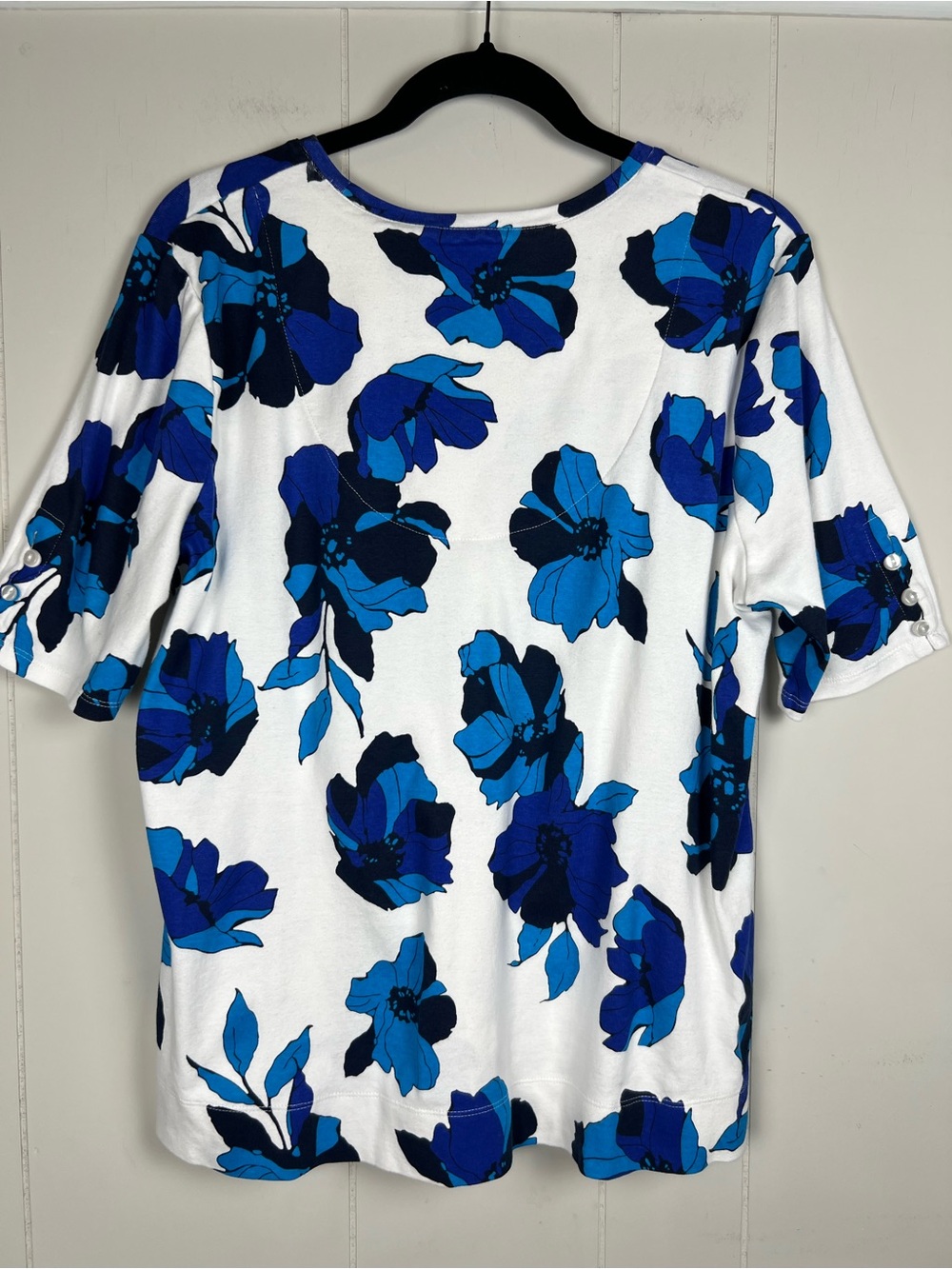 Chico's White Tee with Blue Floral Print Size 3 (XL) - Picture 3 of 10